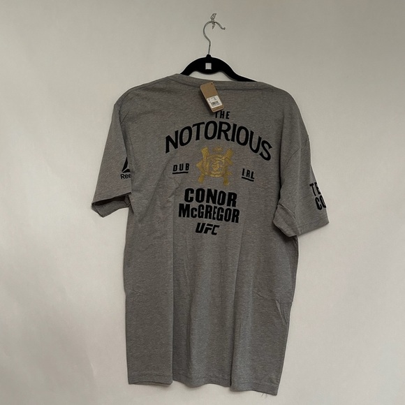 Reebok x UFC Notorious Conor McGregor Gold Logo T-Shirt Tee Deadstock V-neck LG - Picture 3 of 9